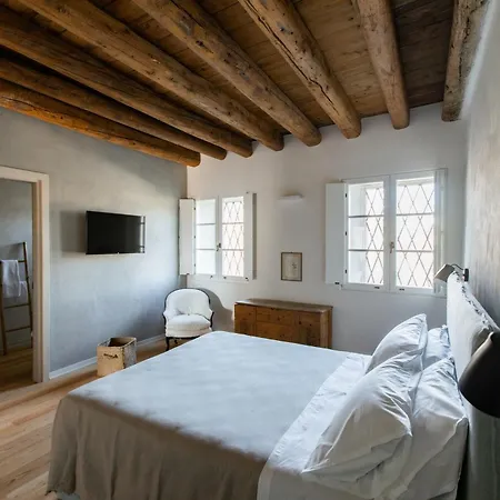 Casa Perazzolo * Montecchia di Crosara
